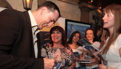 Sergej sa svojim fanovima